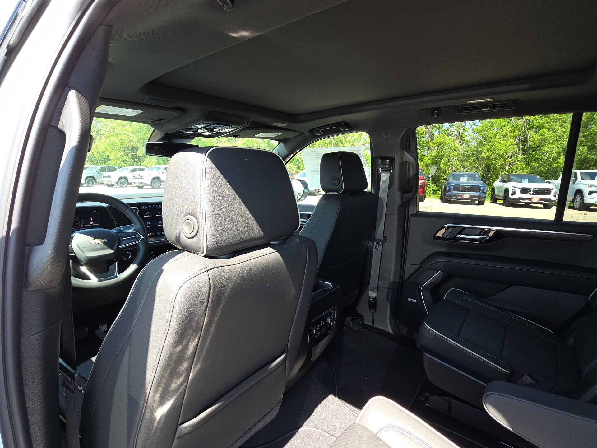 New 2026 Chevrolet Tahoe Premier w/ Sun And Tow Package AWD/4WD image 28