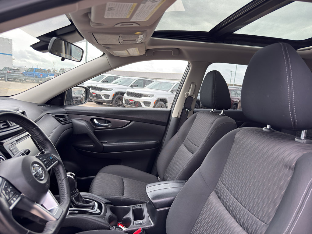 Used 2019 Nissan Rogue SV w/ Sun & Sound Touring Package AWD/4WD image 26