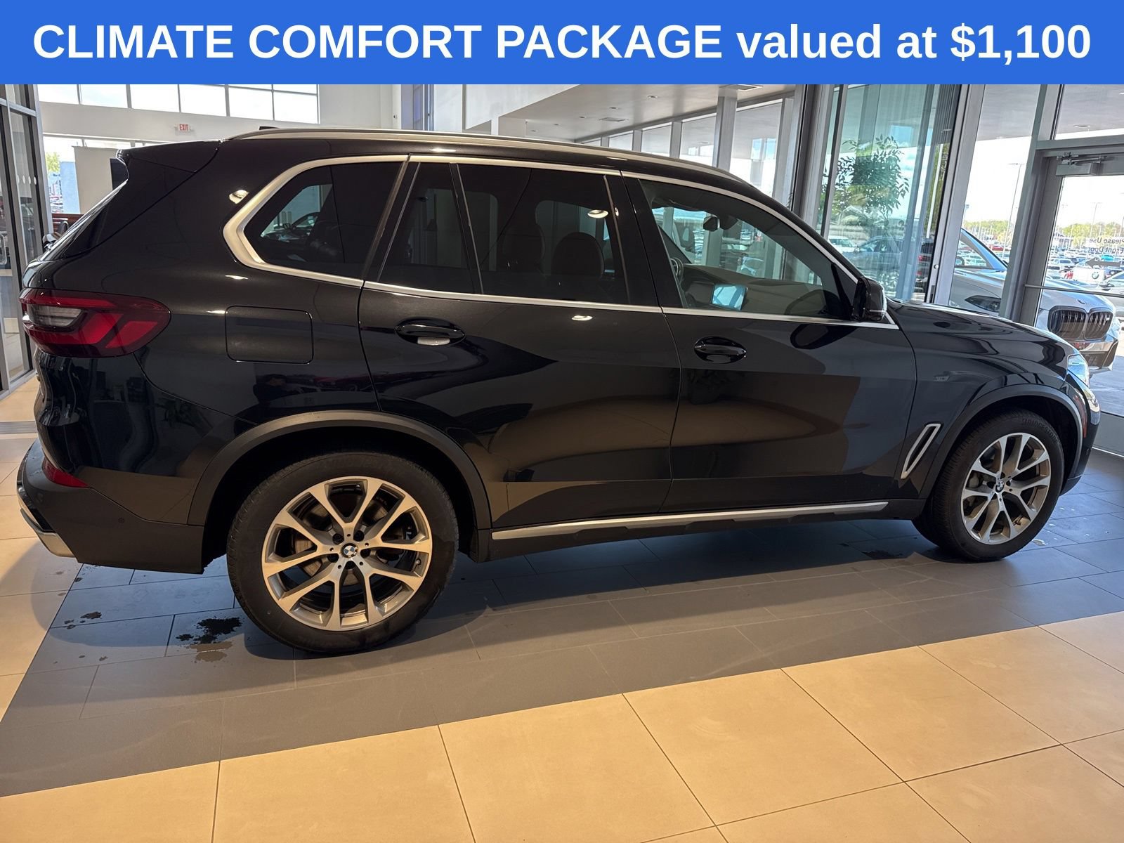 Used 2022 BMW X5 xDrive40i w/ Premium Package AWD/4WD image 4
