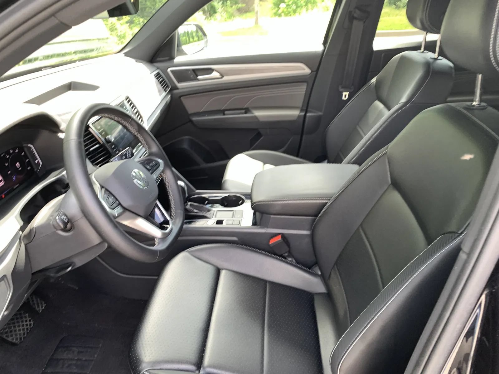 Used 2023 Volkswagen Atlas Cross Sport SE FWD image 24