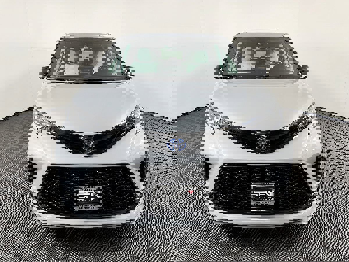 Used 2025 Toyota Sienna XSE image 4
