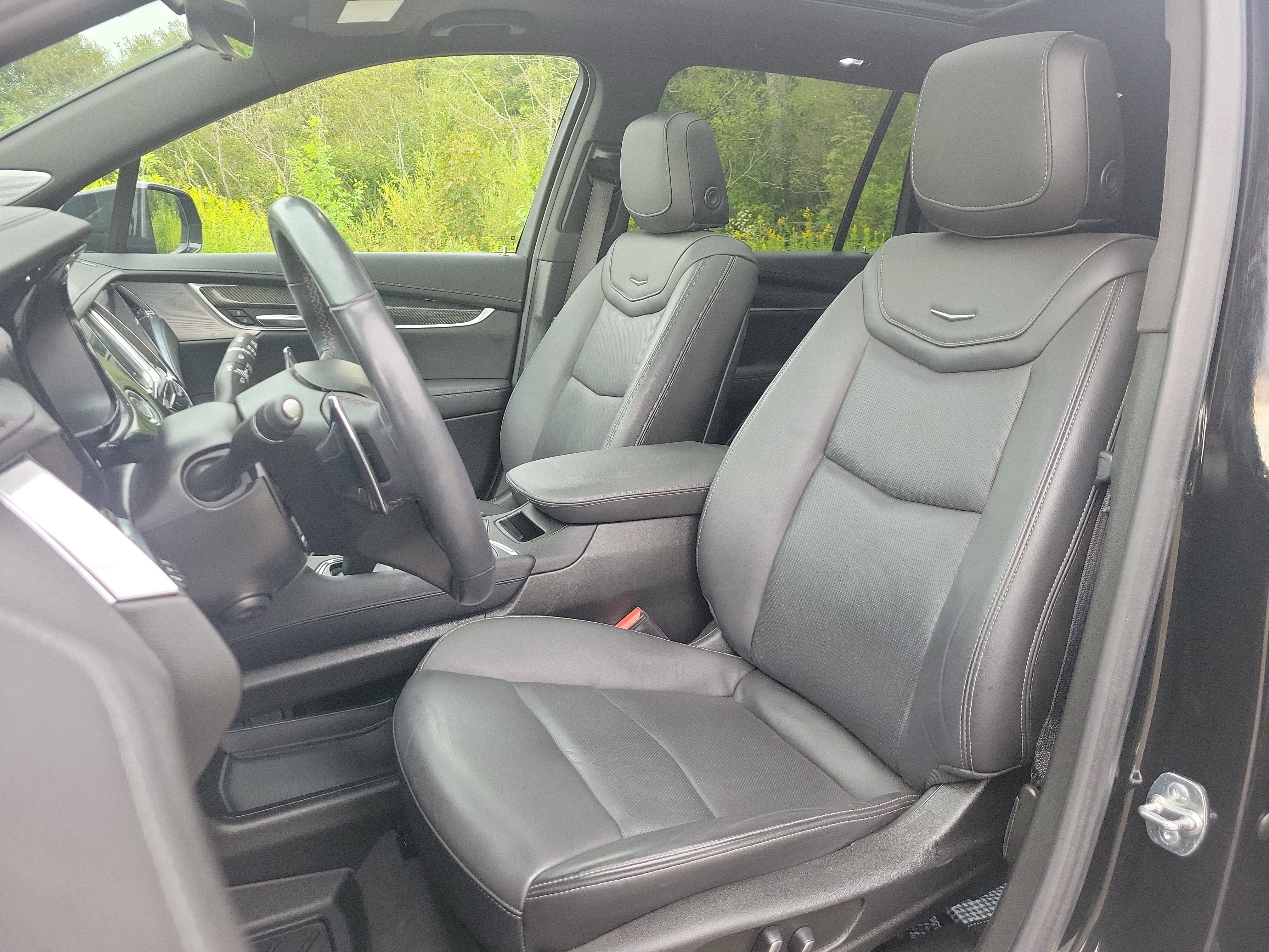 Certified 2024 Cadillac XT6 Sport w/ Technology Package AWD/4WD image 14