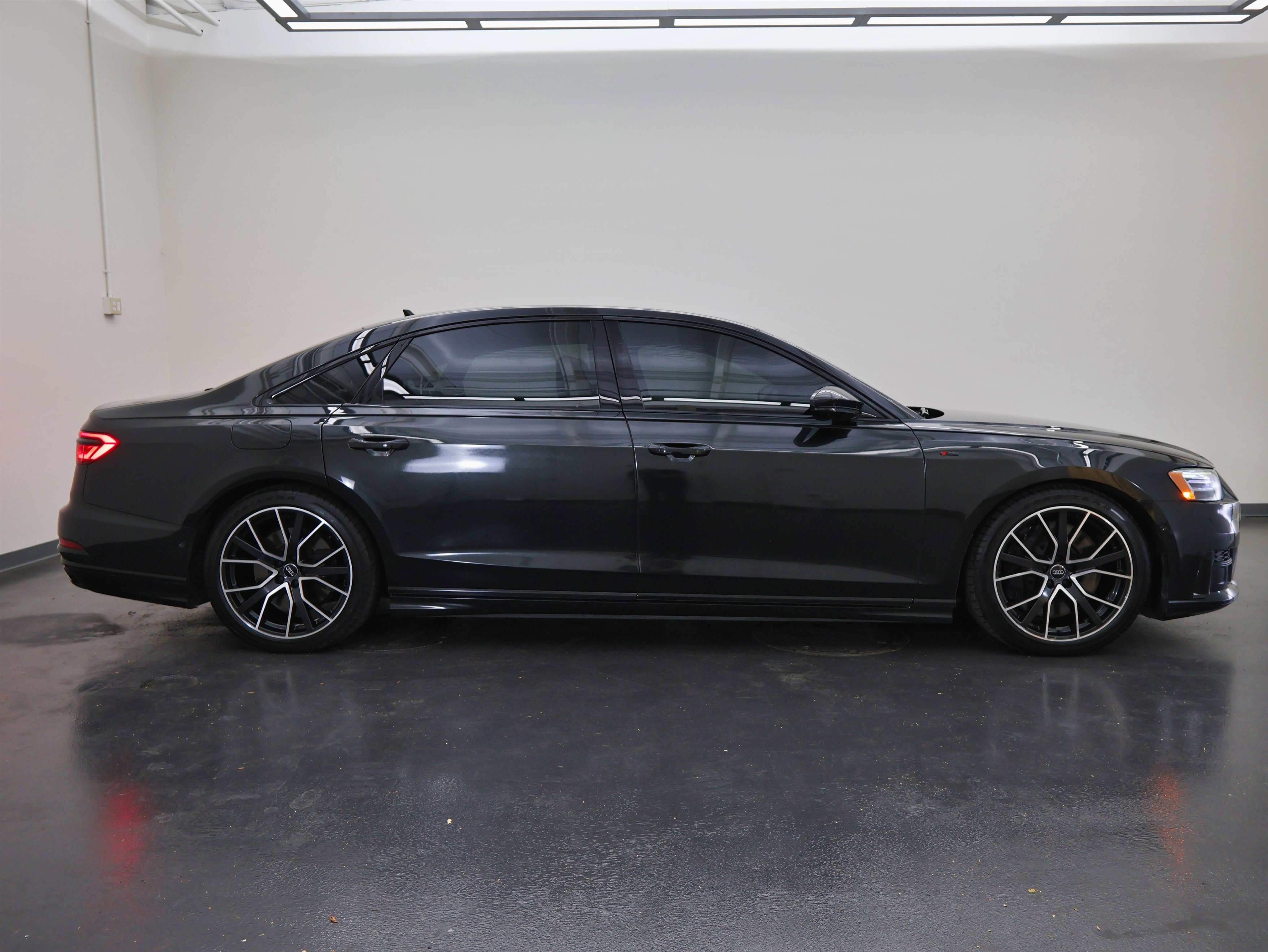 Used 2020 Audi A8 L 4.0T w/ Executive Package image 2