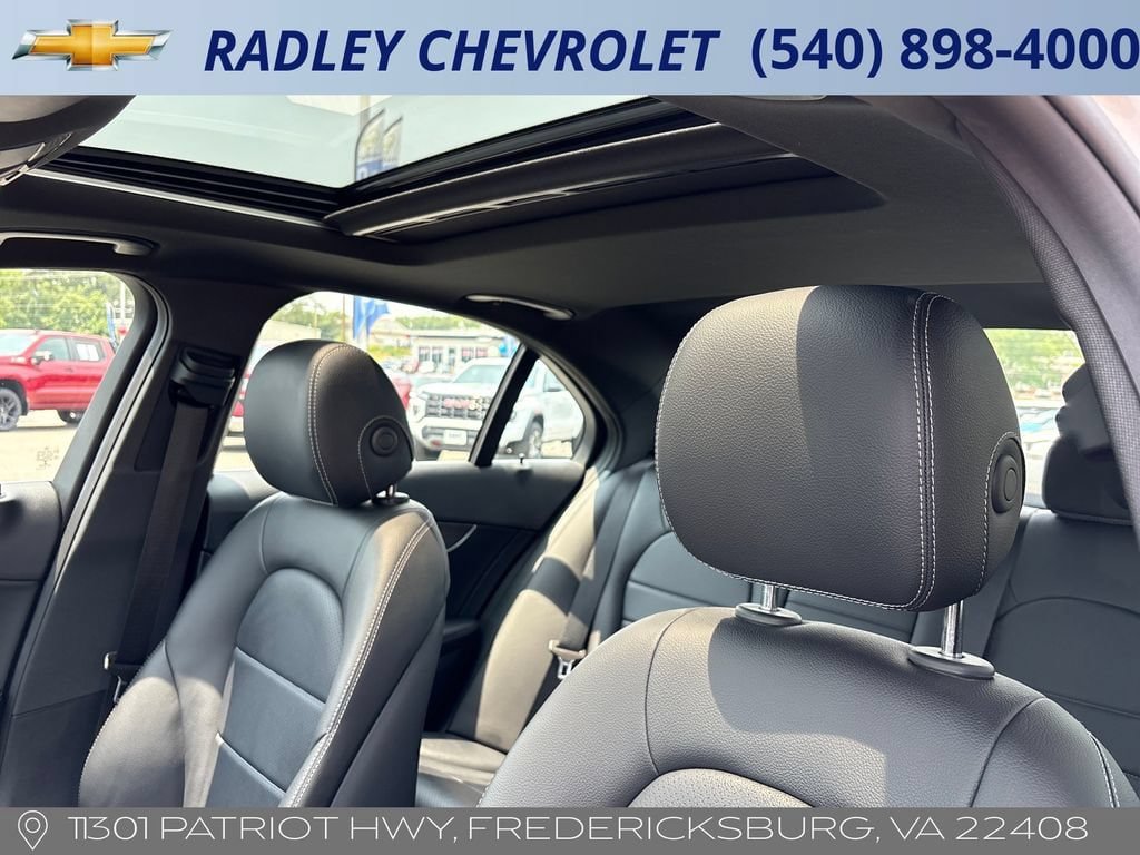 Used 2019 Mercedes-Benz C 300 4MATIC Sedan image 2