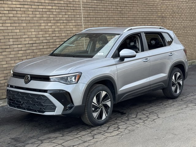 New 2026 Volkswagen Taos SE image 33