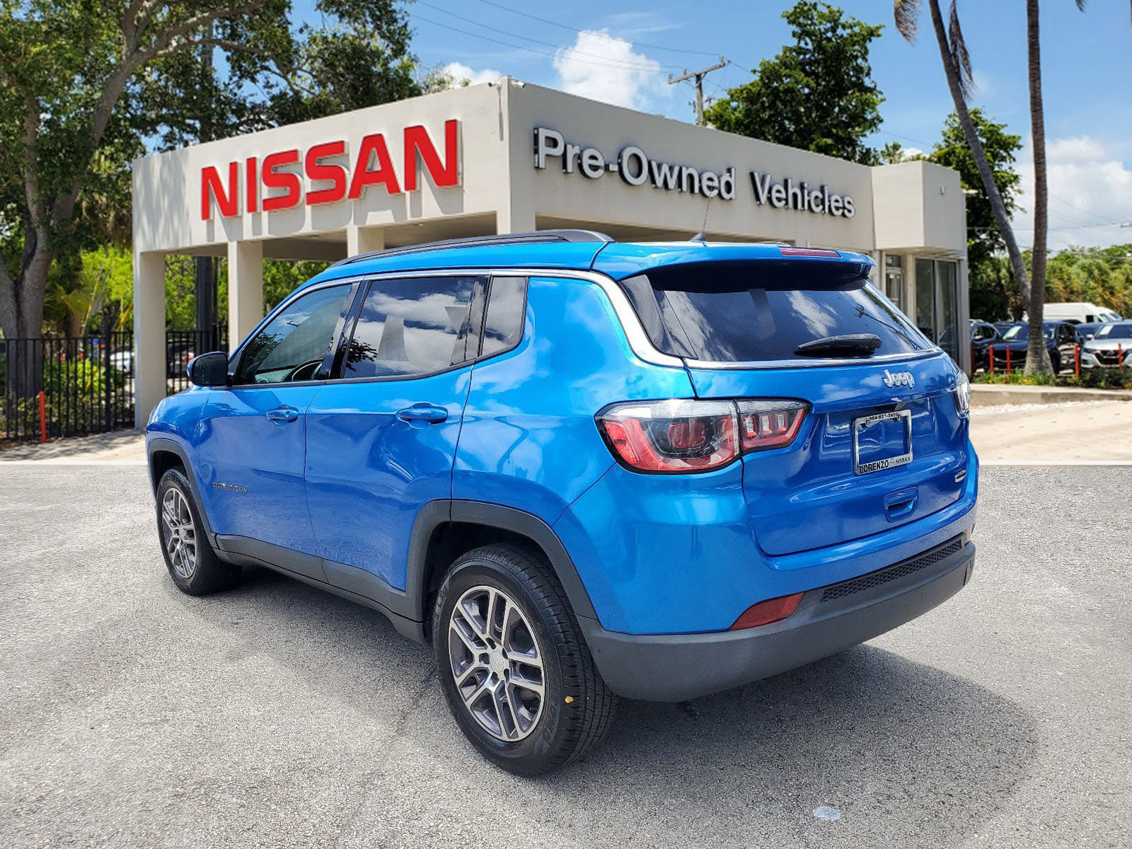 Used 2017 Jeep Compass Latitude image 6