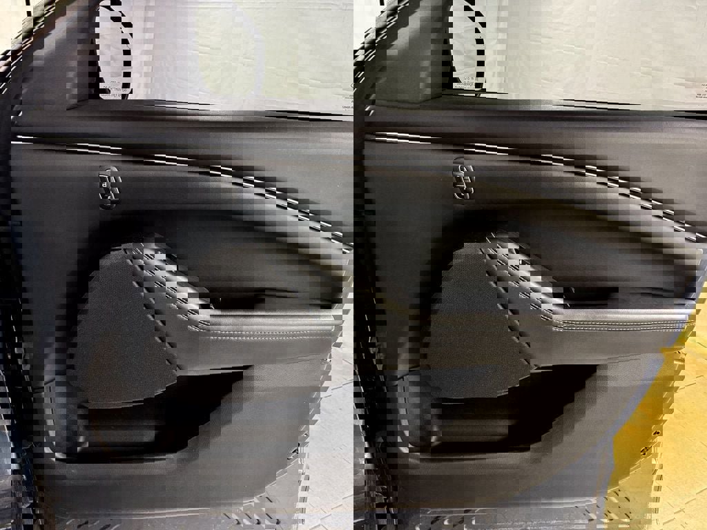 Used 2021 Ford Mustang Mach-E Select w/ Comfort/Appearance Package image 17