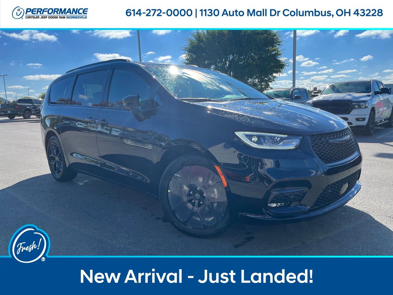 New 2026 Chrysler Pacifica Select