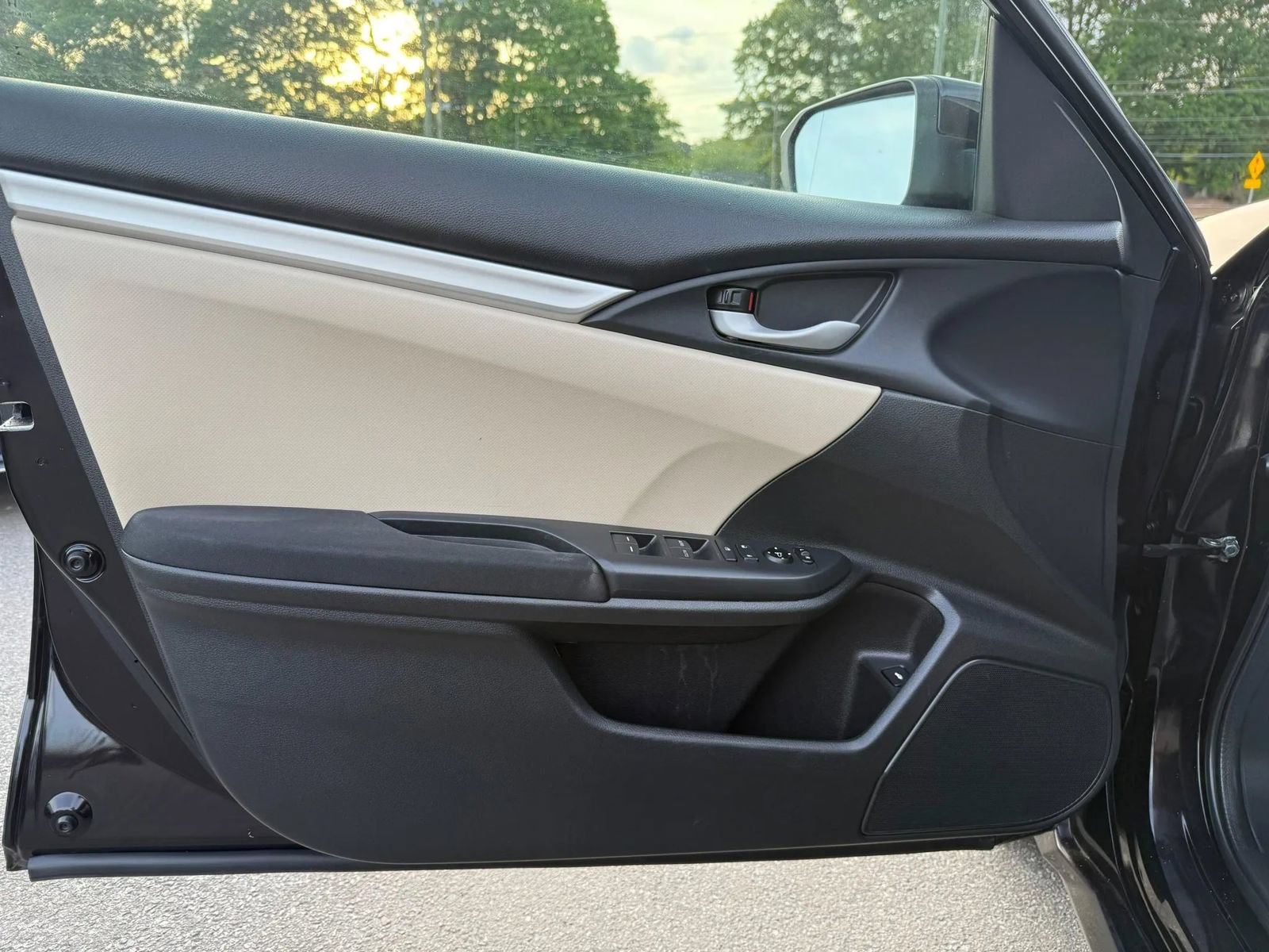 Used 2016 Honda Civic LX image 9