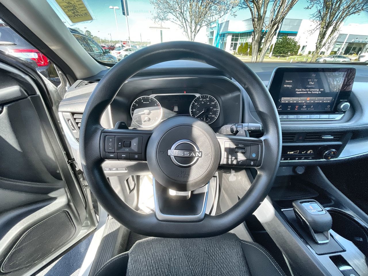 Used 2024 Nissan Rogue SV FWD image 11