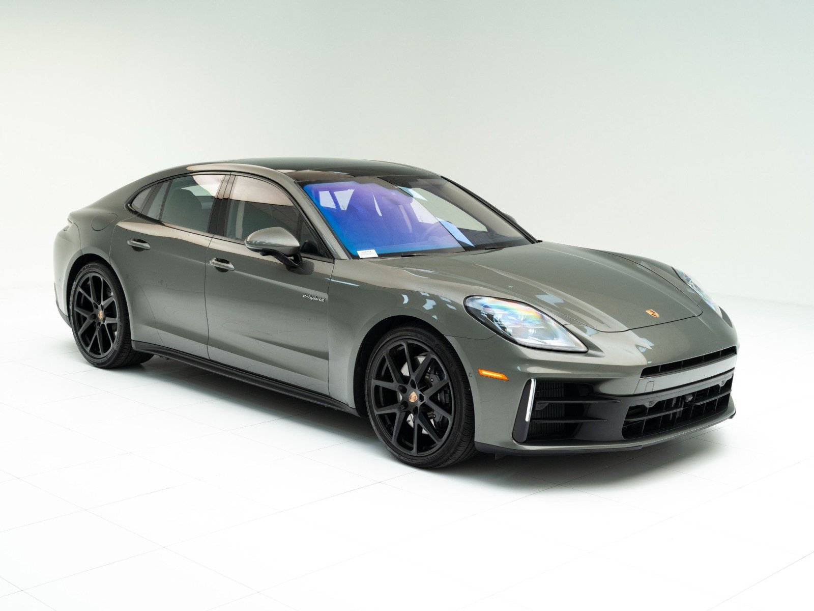 Used 2025 Porsche Panamera 4 image 7