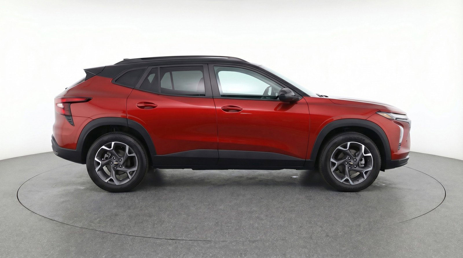 Used 2025 Chevrolet Trax LT w/ LT Convenience Package FWD image 11