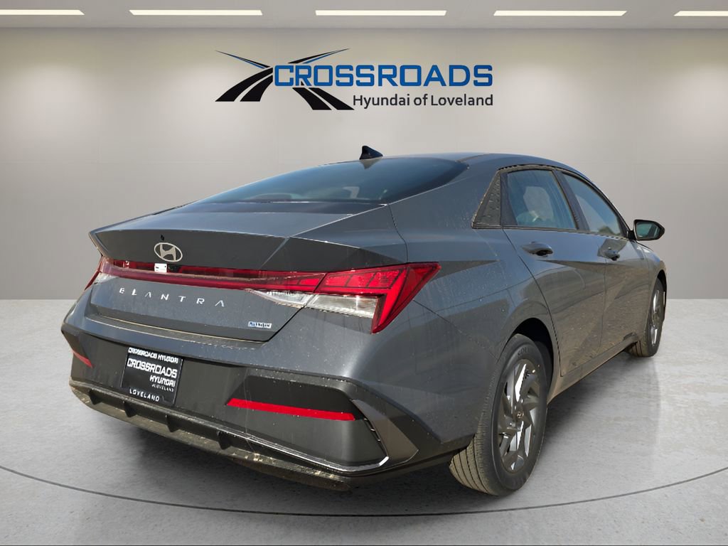 New 2025 Hyundai Elantra Blue image 5