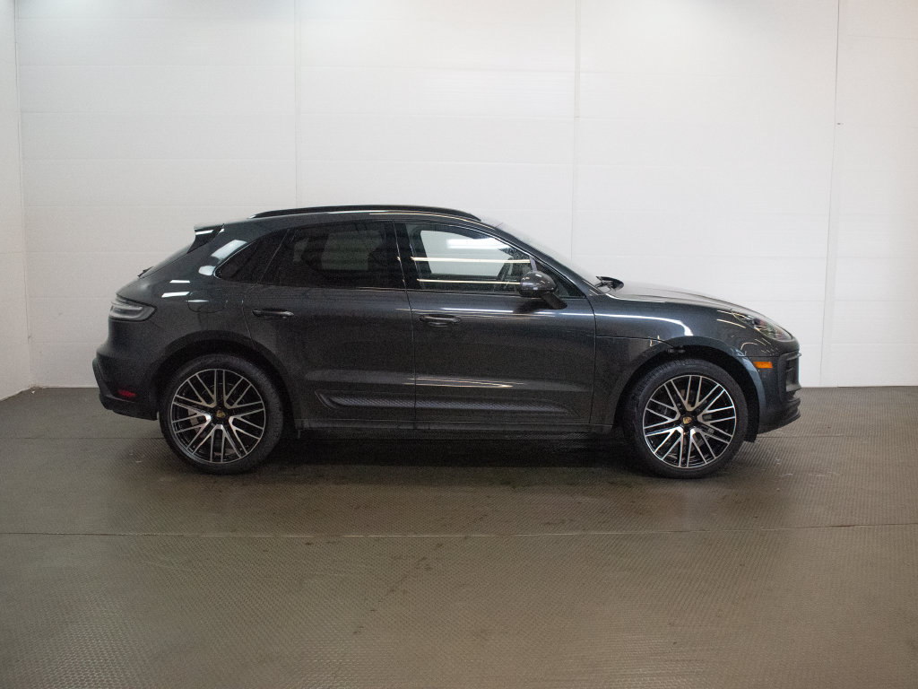 Certified 2026 Porsche Macan AWD/4WD image 9