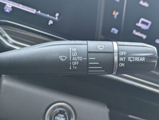 Used 2023 Cadillac Escalade Premium Luxury w/ Performance Package image 30