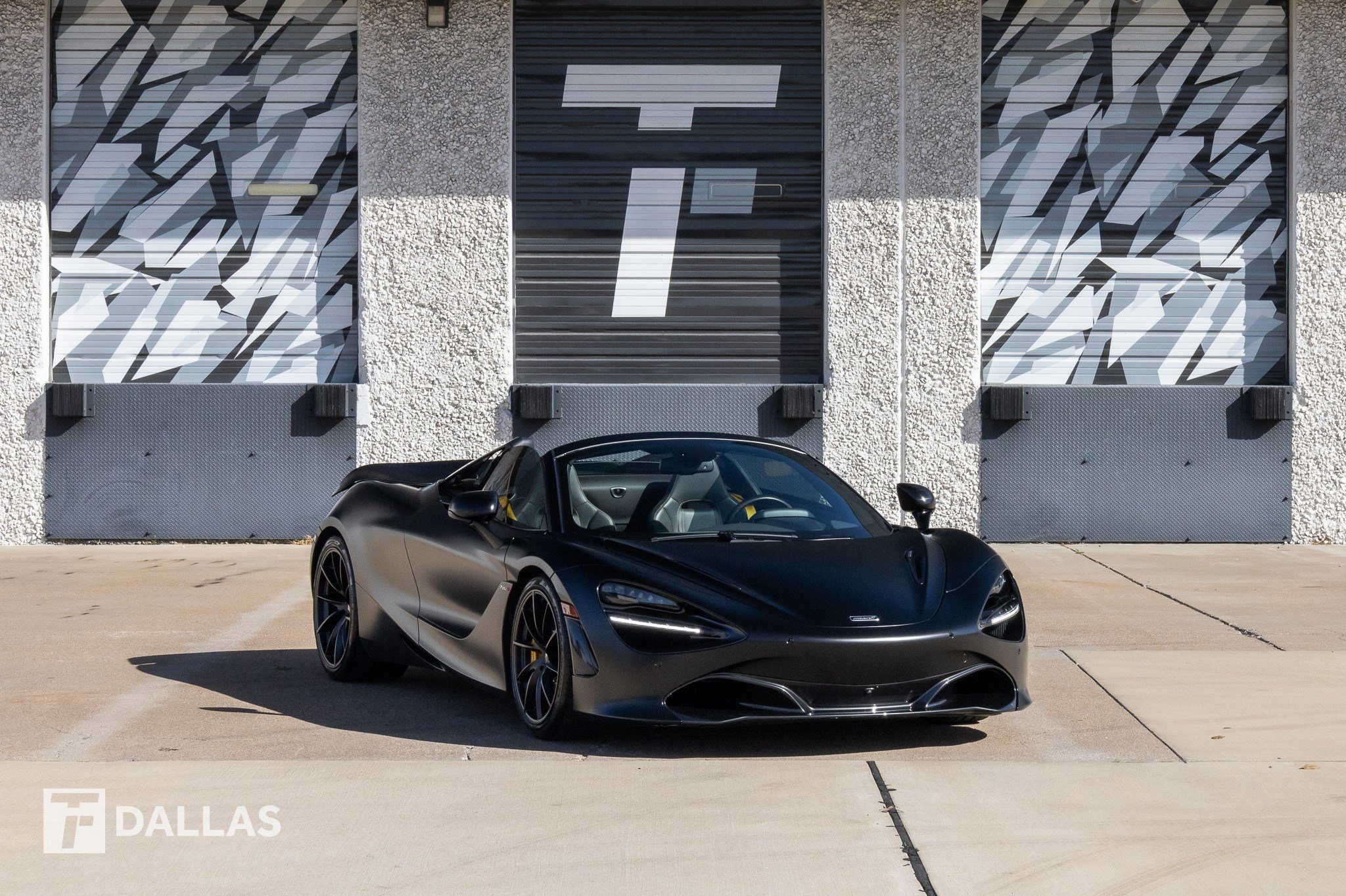 Used 2022 McLaren 720S Luxury image 1