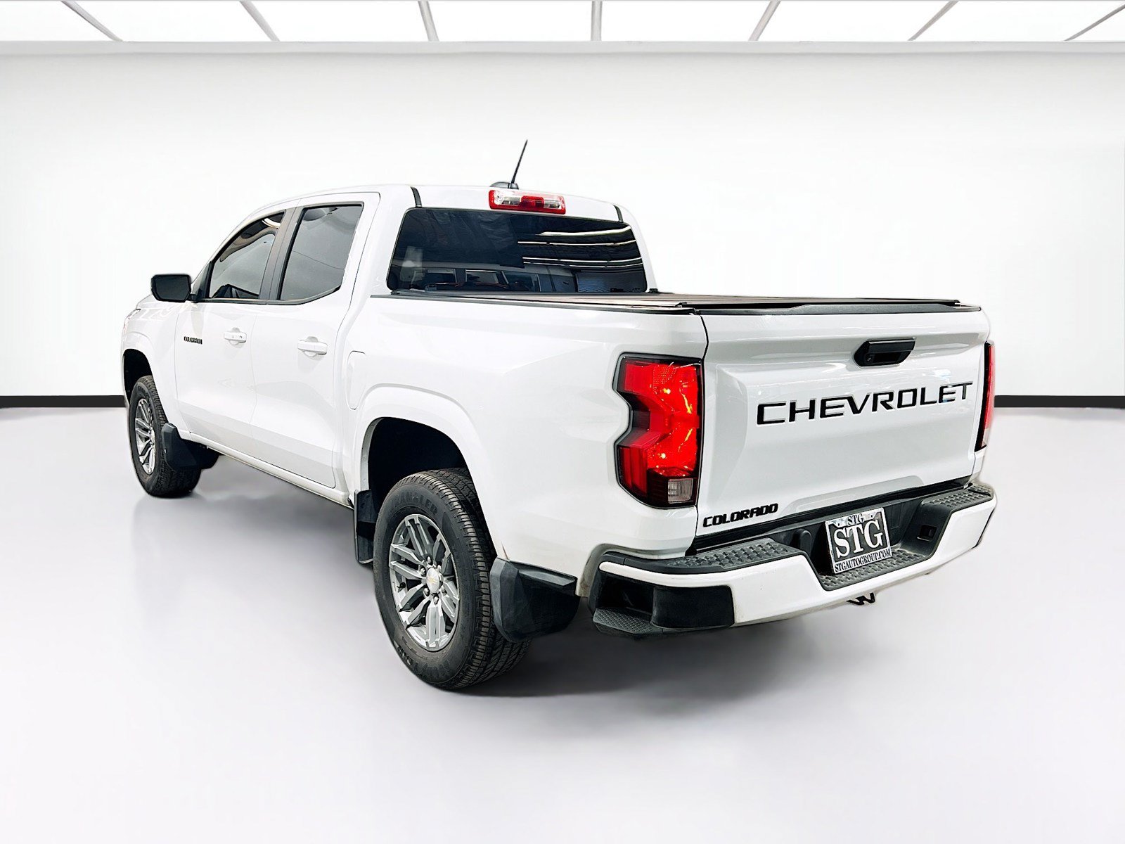 Used 2023 Chevrolet Colorado LT w/ LPO, Pro Essentials Package RWD image 6