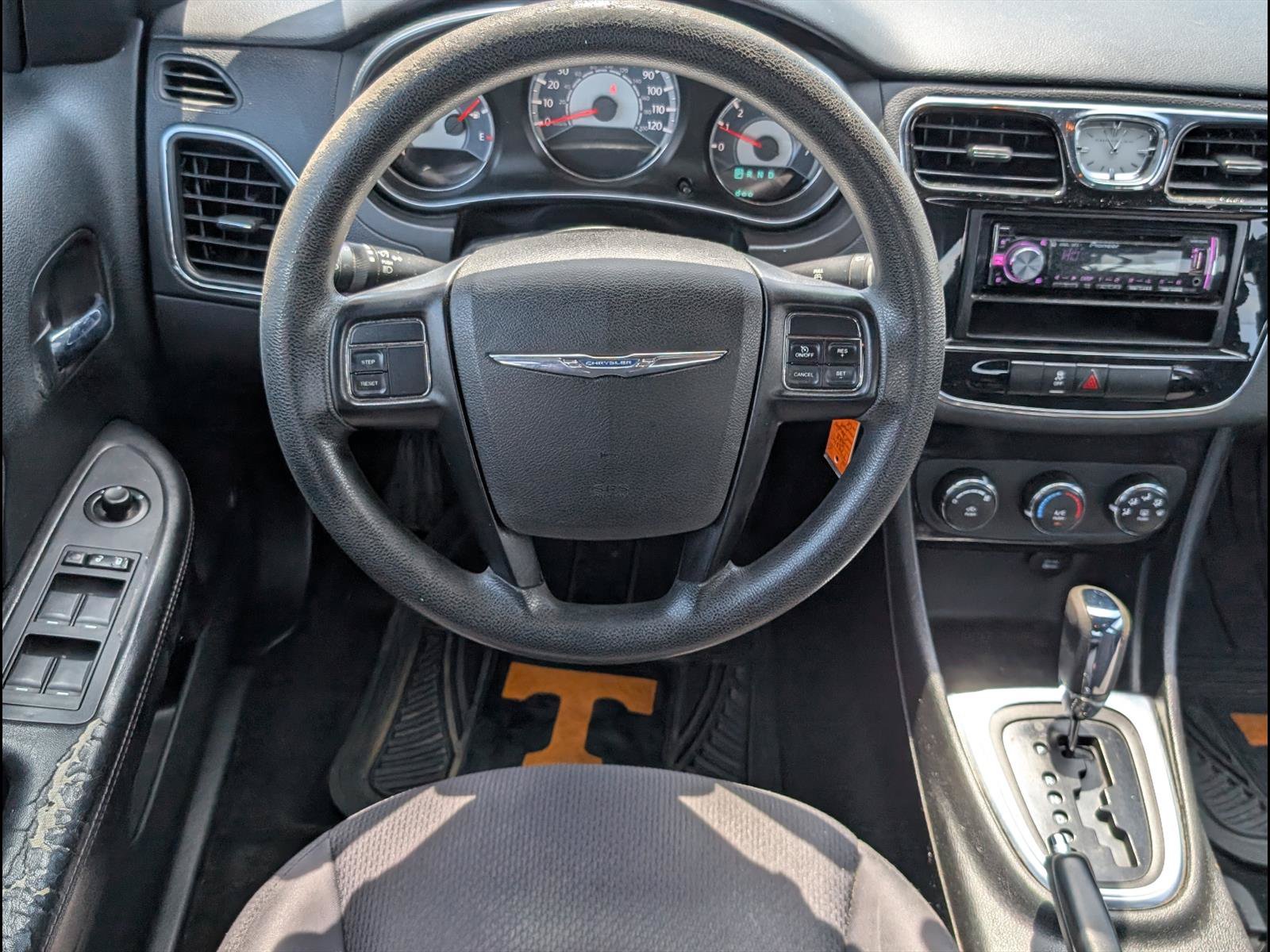 Used 2013 Chrysler 200 LX FWD image 8