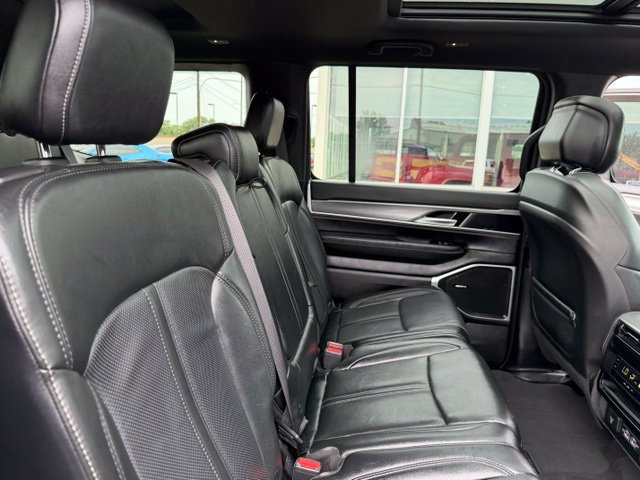 Used 2024 Jeep Wagoneer Series II AWD/4WD image 38