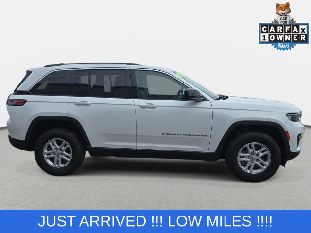 Used 2023 Jeep Grand Cherokee Laredo AWD/4WD image 4