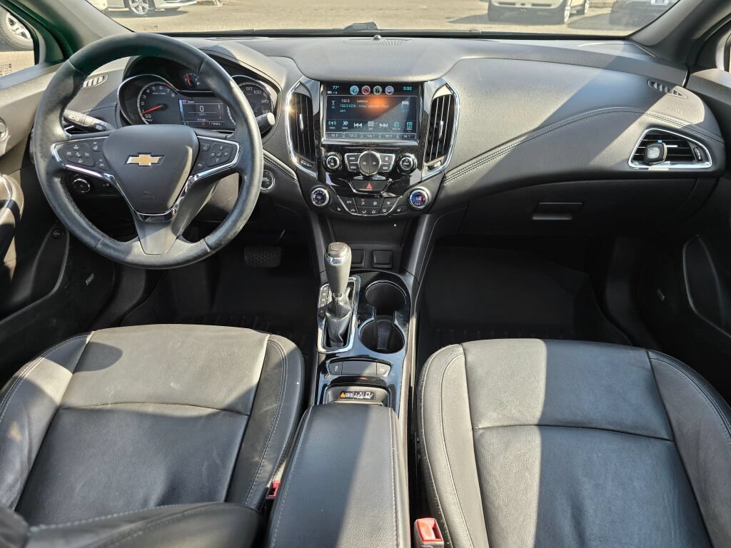 Used 2017 Chevrolet Cruze Premier FWD image 20