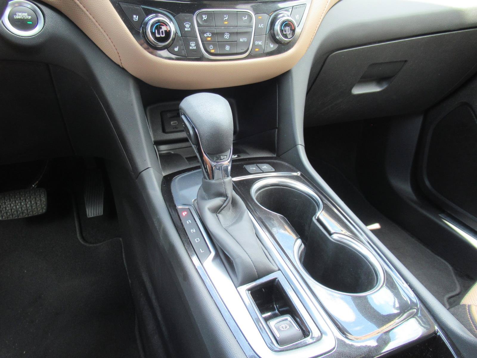 Used 2023 Chevrolet Equinox Premier FWD image 25
