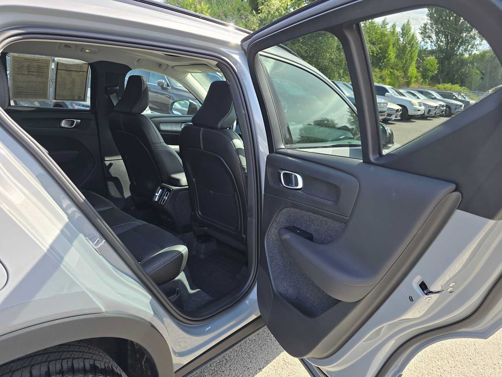 Used 2026 Volvo XC40 B5 Plus w/ Protection Package Premier AWD/4WD image 13