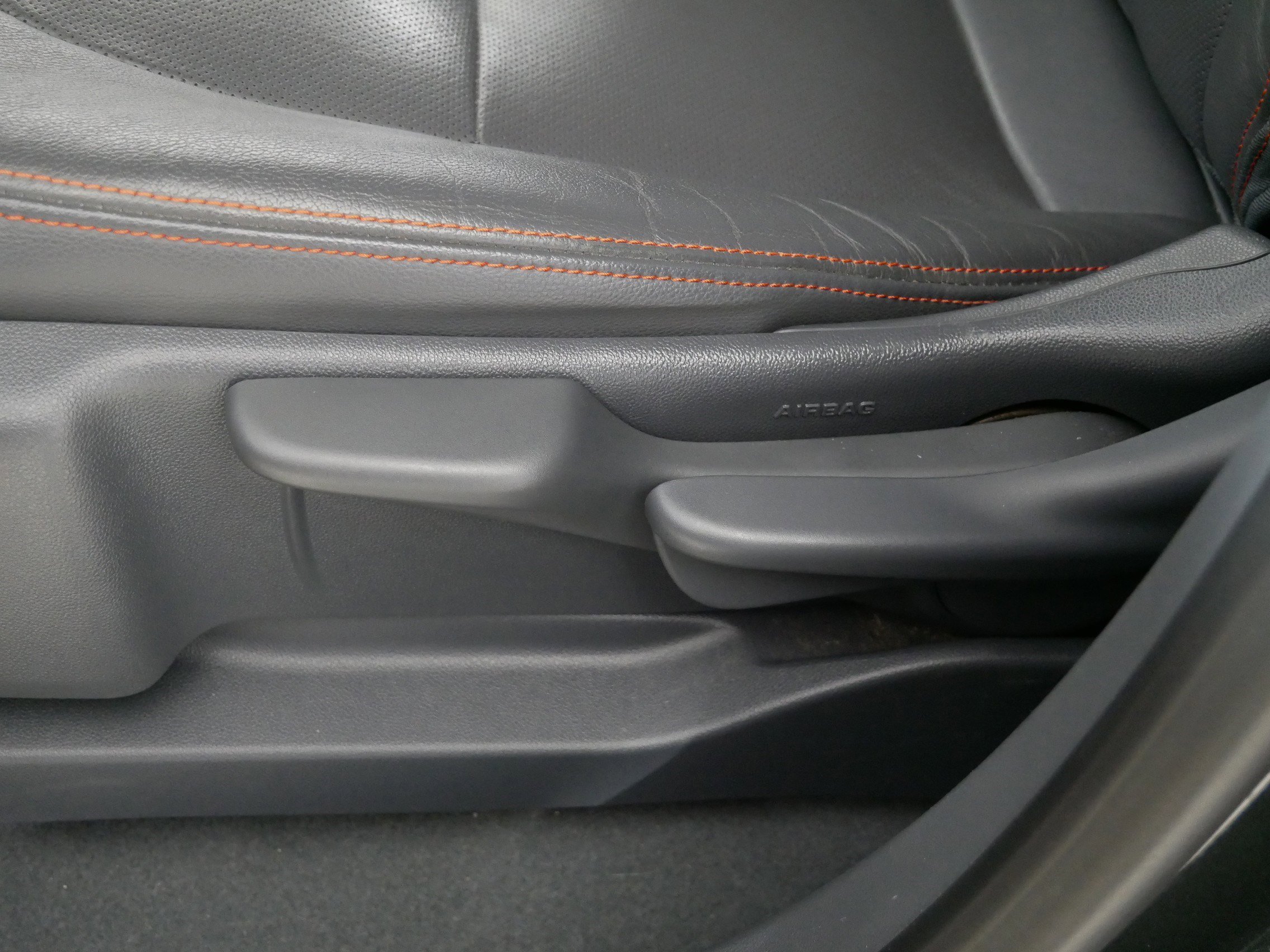 Used 2019 Chevrolet Bolt Premier w/ Infotainment Package image 20