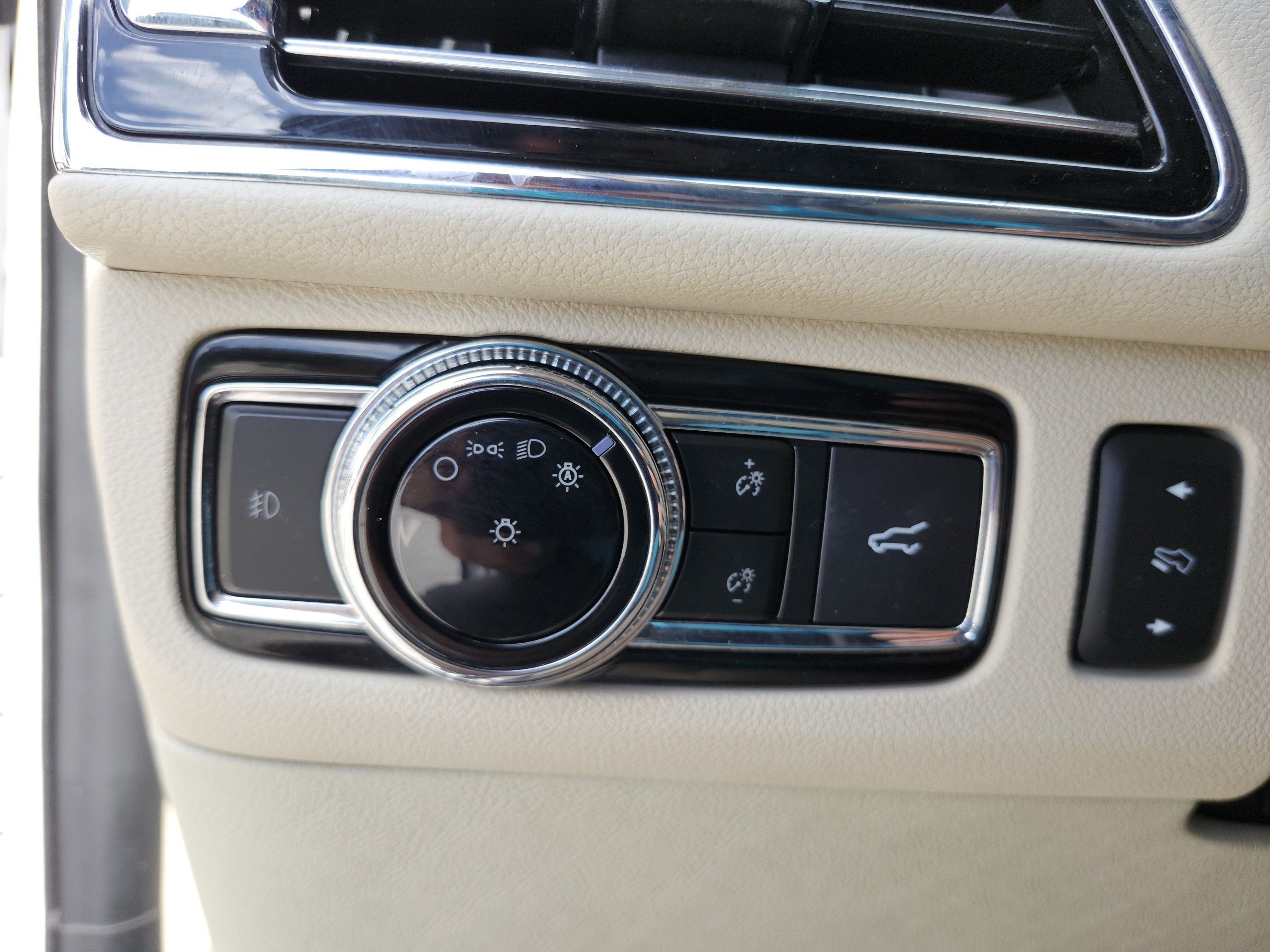 Used 2019 Lincoln Navigator L Reserve AWD/4WD image 29