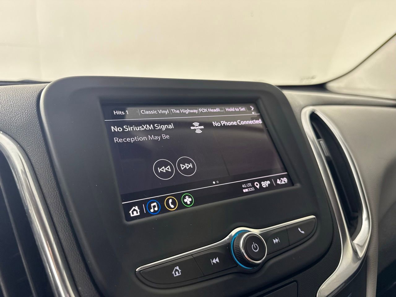 Used 2022 Chevrolet Equinox LS image 21