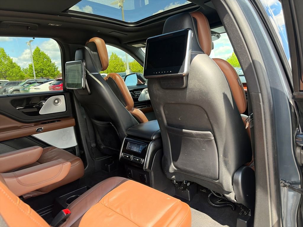 Used 2023 Lincoln Aviator Grand Touring w/ Equipment Group 301A AWD/4WD image 30