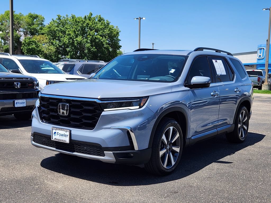 Used 2025 Honda Pilot Elite image 3