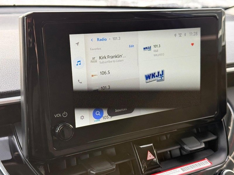 Used 2025 Toyota Corolla Cross LE image 22