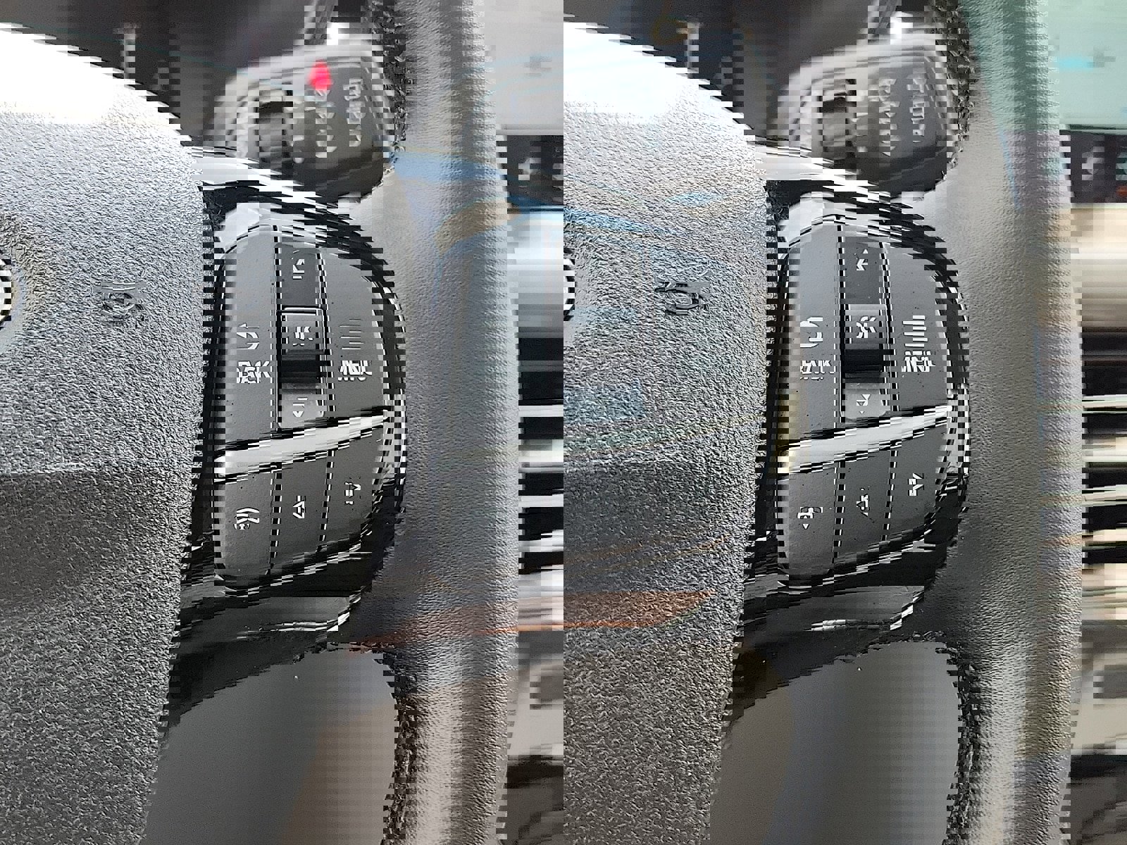 Certified 2025 Ford Escape SE image 24