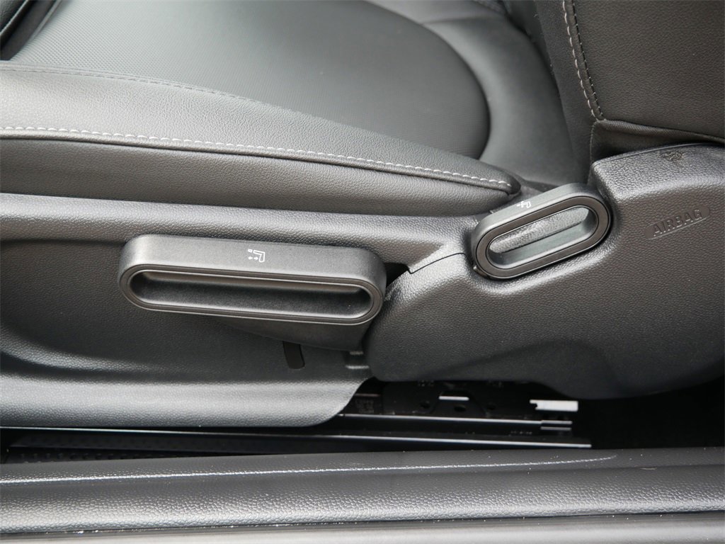 Used 2024 MINI Cooper SE image 15