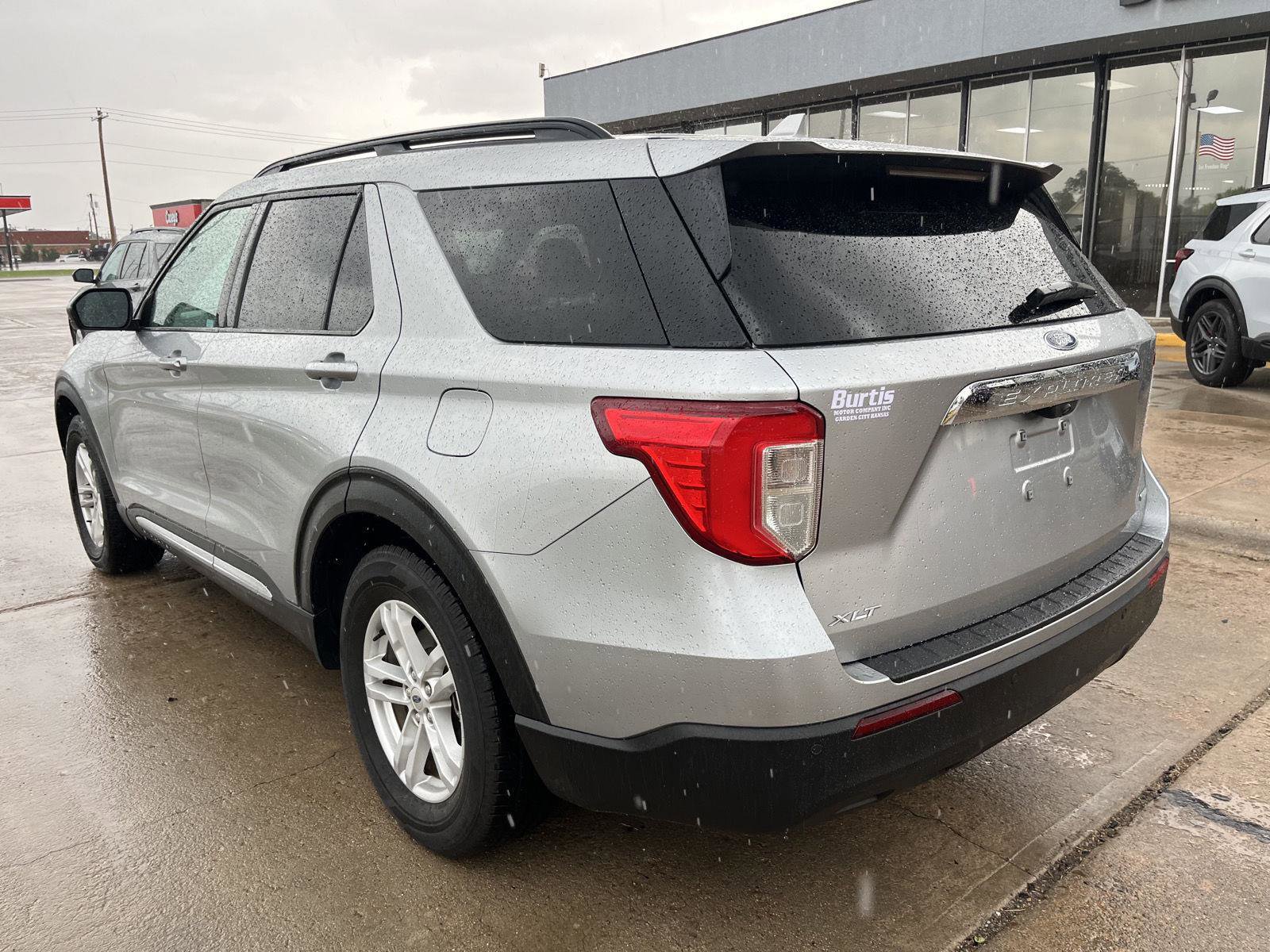Used 2020 Ford Explorer XLT RWD image 10