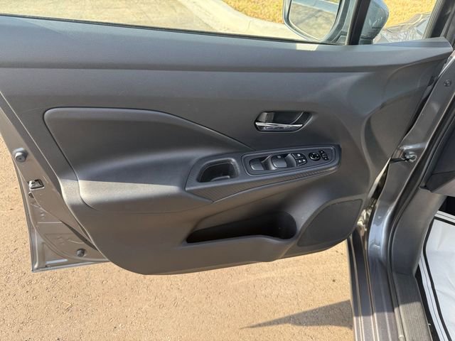 Used 2023 Nissan Versa SV FWD image 4