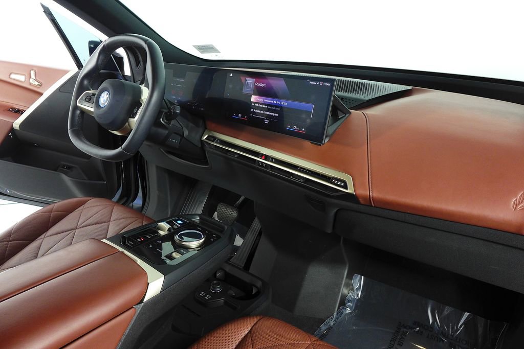 Used 2023 BMW iX xDrive50 w/ Sport Package image 12