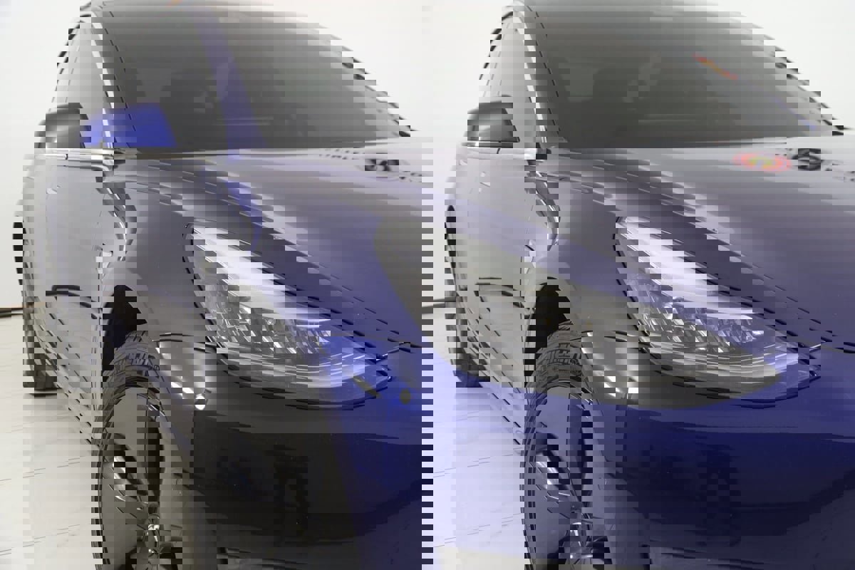 Used 2020 Tesla Model 3 Standard Range image 17