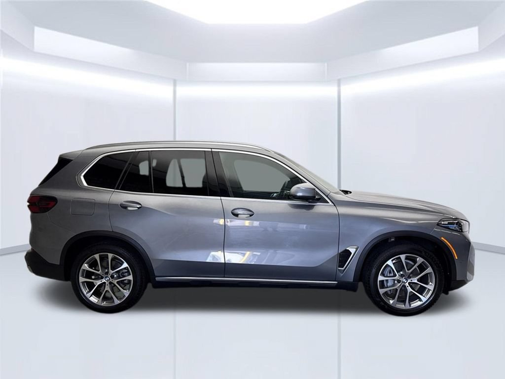 Used 2024 BMW X5 xDrive40i w/ Premium Package AWD/4WD image 8