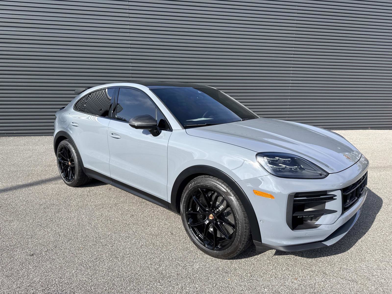 Used 2025 Porsche Cayenne Turbo GT image 9