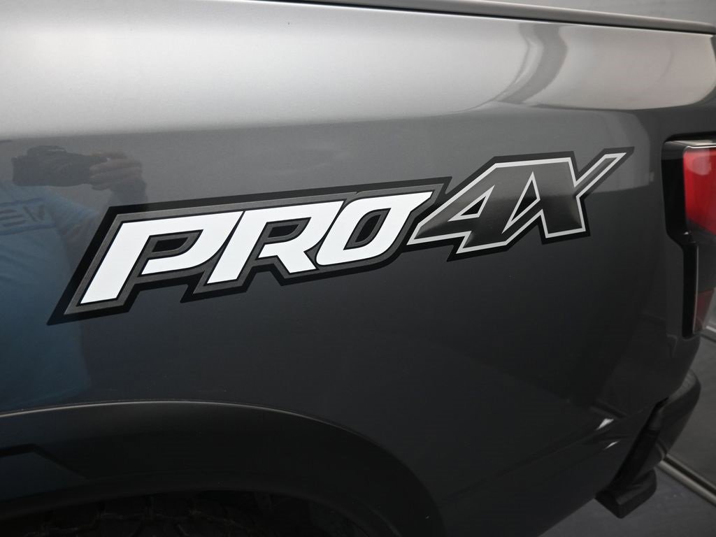 Used 2021 Nissan Titan PRO-4X w/ Pro-4x Convenience Package image 20