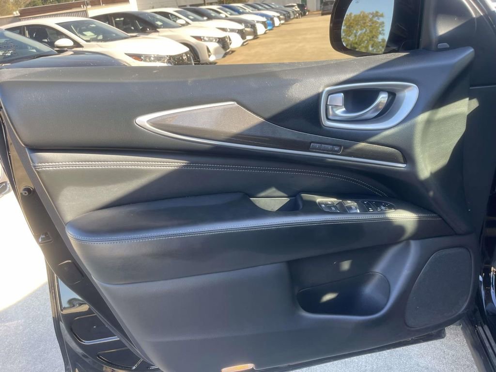 Used 2019 INFINITI QX60 Luxe w/ Essential Package image 19