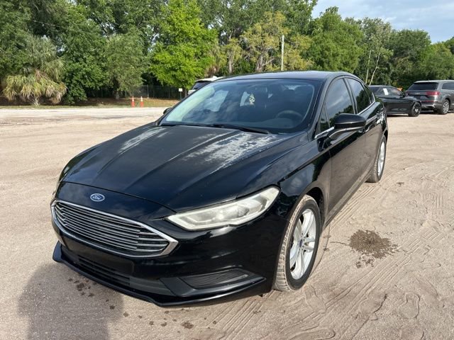Used 2018 Ford Fusion SE w/ Fusion SE Technology Package image 2