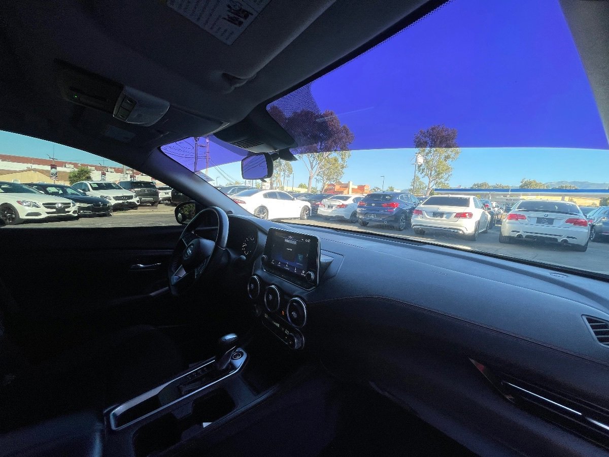 Used 2022 Nissan Sentra SR w/ SR Premium Package FWD image 12