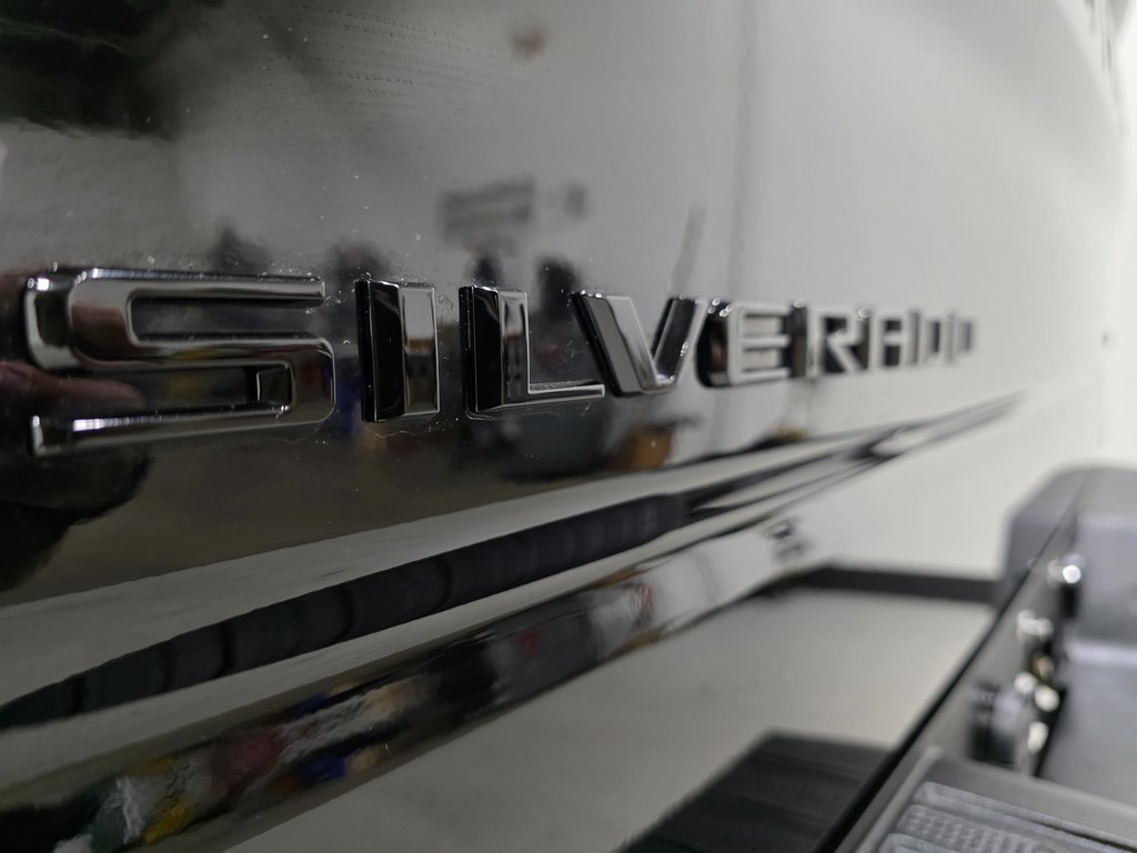 Used 2021 Chevrolet Silverado 1500 Custom Trail Boss w/ Midnight Edition image 31