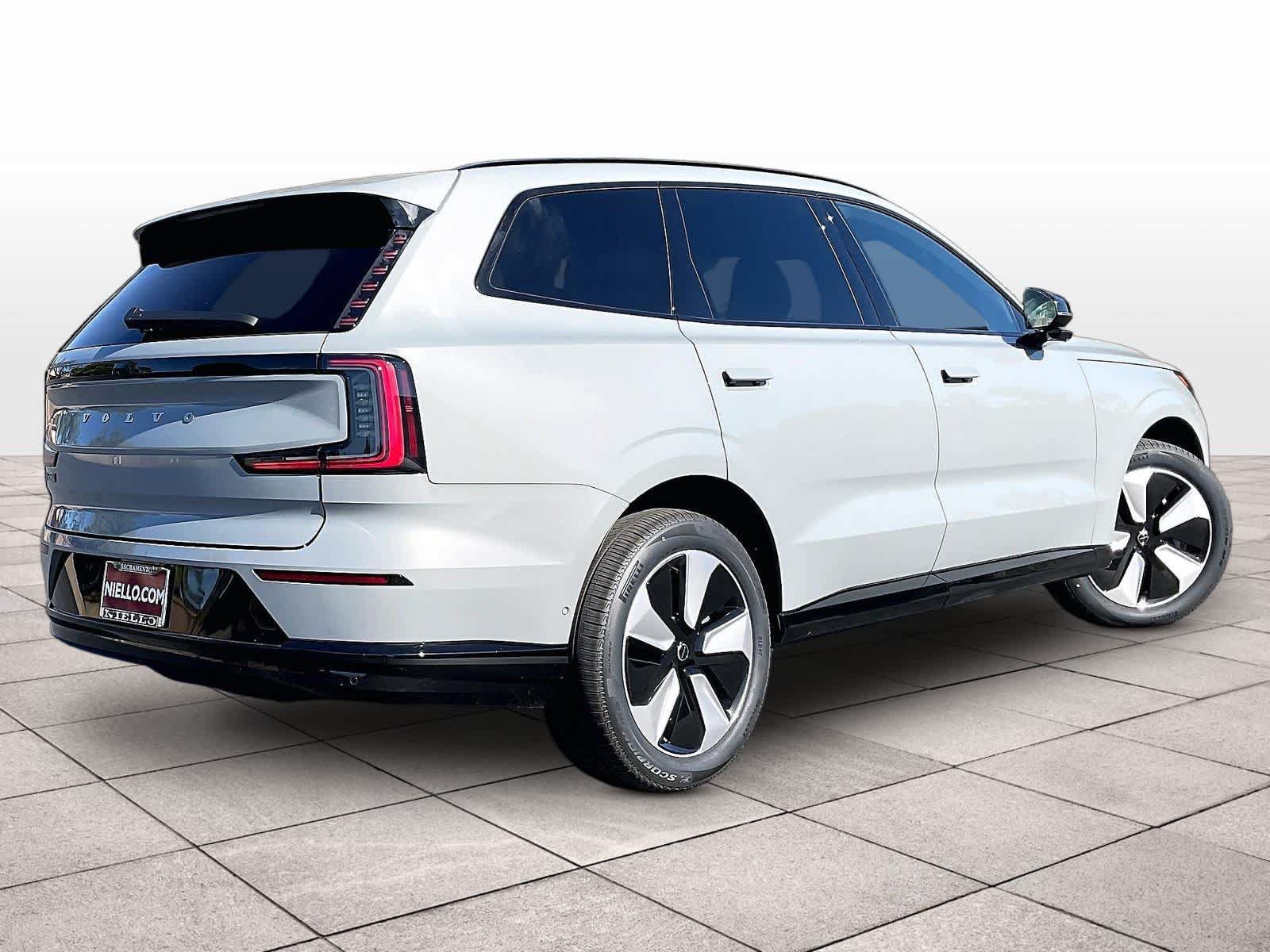 New 2026 Volvo EX90 Plus AWD/4WD image 4
