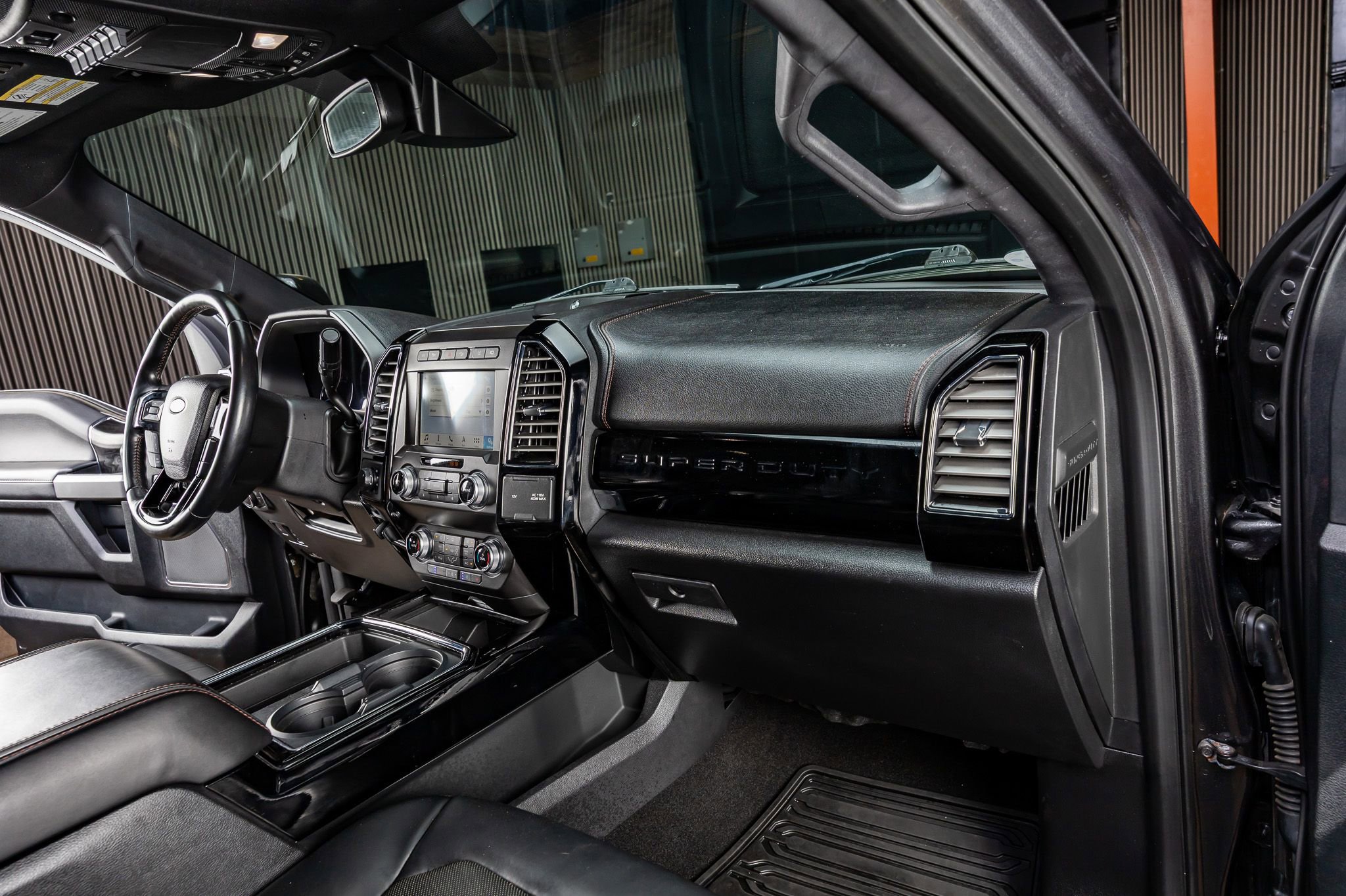 Used 2019 Ford F450 Platinum w/ Platinum Ultimate Package image 17