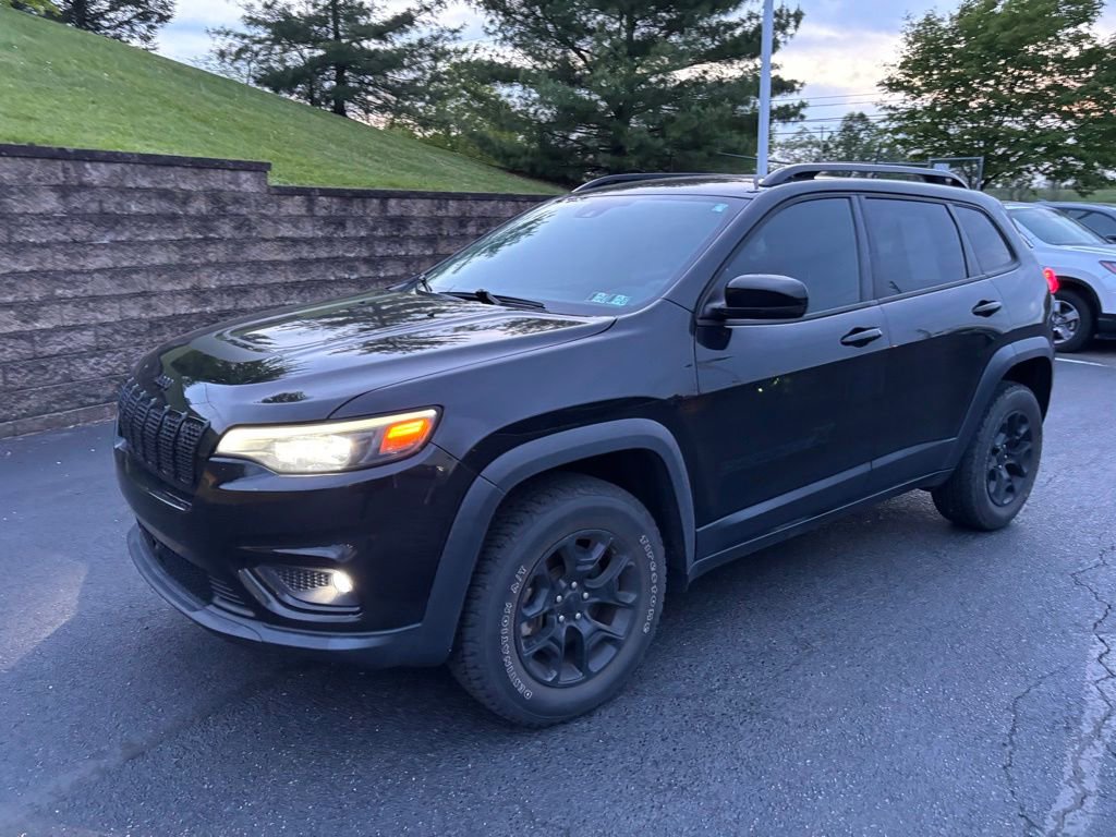 Used 2022 Jeep Cherokee Latitude AWD/4WD image 3