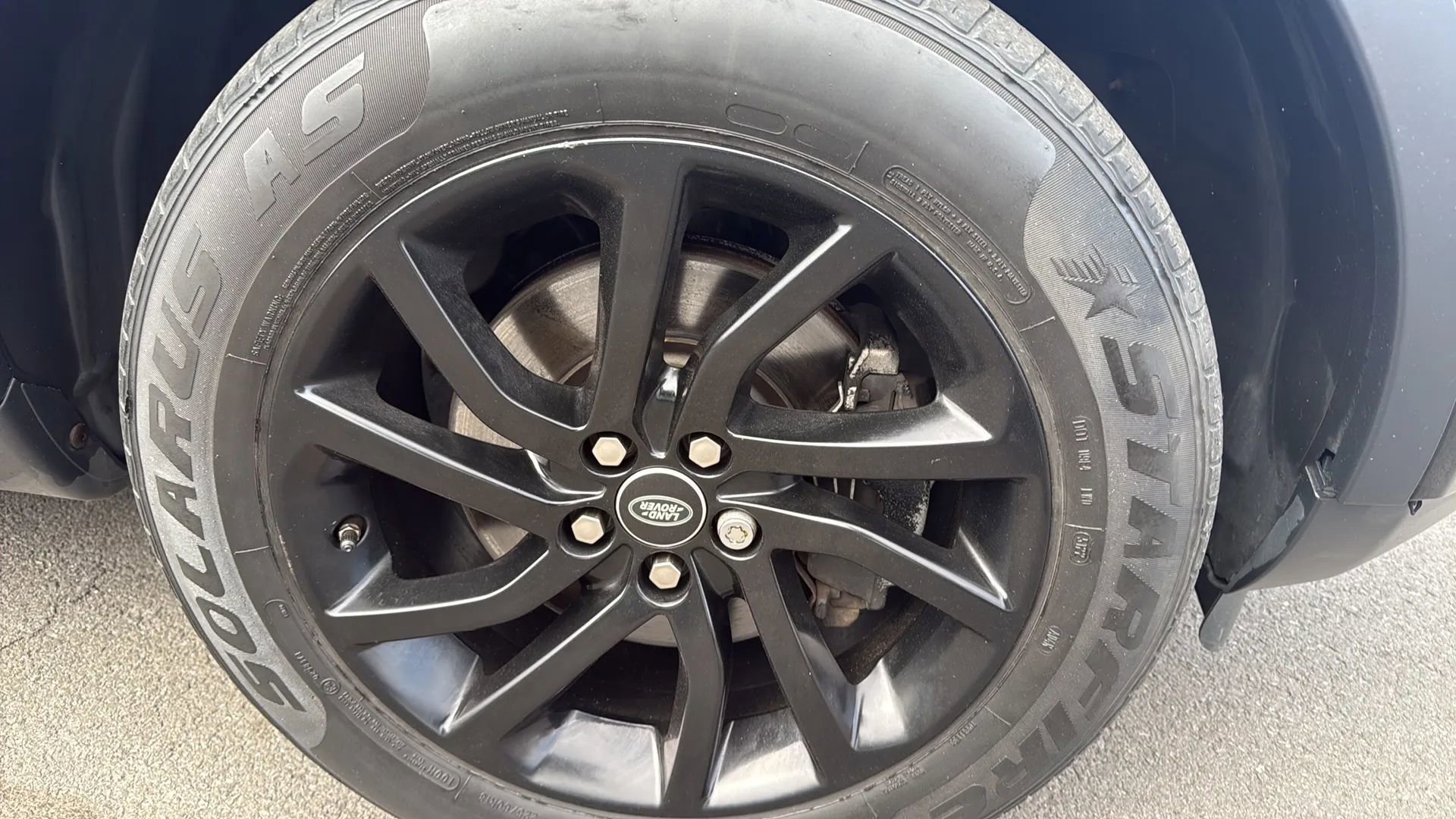 Used 2017 Land Rover Discovery Sport HSE AWD/4WD image 14
